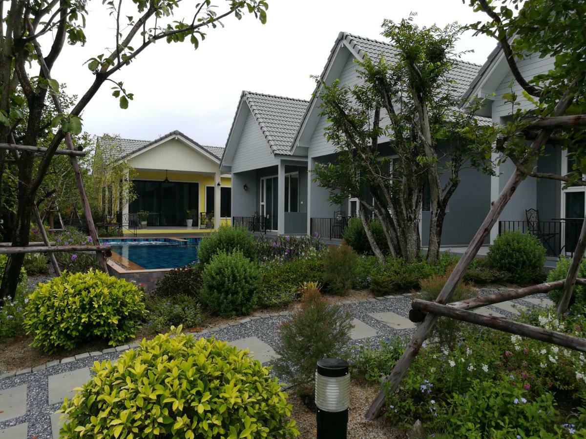 Baan Phurit Khaoyai Hotel Pakchong Bagian luar foto